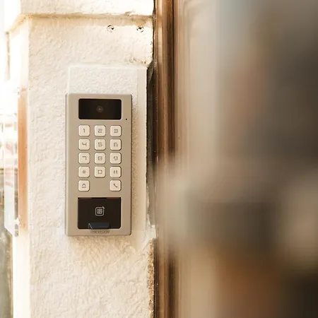 Sud Est 13 住宿加早餐酒店