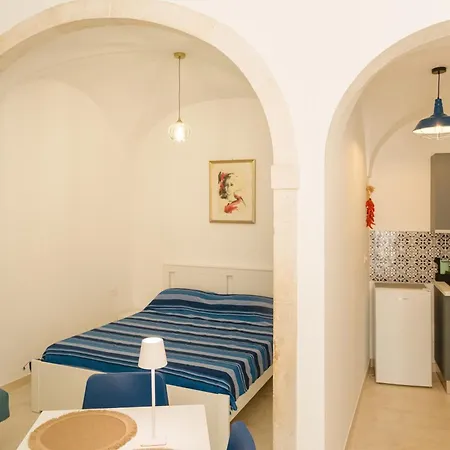 Bed & Breakfast Sud Est 13 *